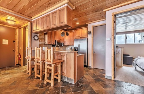 Salt Lake Mountain Resorts Condo | Updated Condominium with Fireplace, Wine Fridge and Granite Countertops