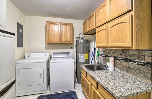 Coos Bay House | Updated Coos Bay Home ~ 2 Mi to Pacific Ocean