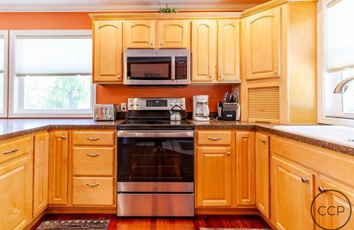 Montague House | Updated cottage on Lake Michigan!