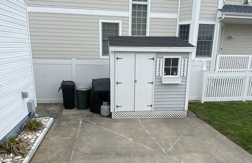 North Wildwood Cottage | Updated Cottage only 2 blocks from beach and boards!