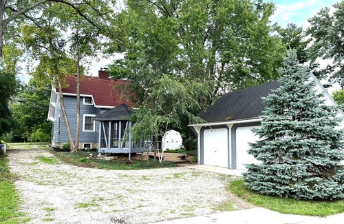 Westerville House | Updated Craftsman home, quiet setting, porch swing overlooking Old Town Park.