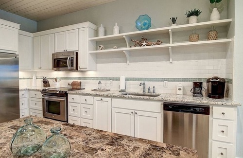Cinnamon Shore Condo | Updated Designer Condo w/Great Cinnamon Shore Style & Amenities