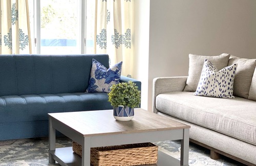 Southend House | Updated Family Beach House with fenced yard - 5 min walk to the beach!