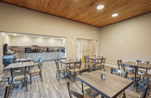 Townsend Hotel | Updated Family Getaway Suite