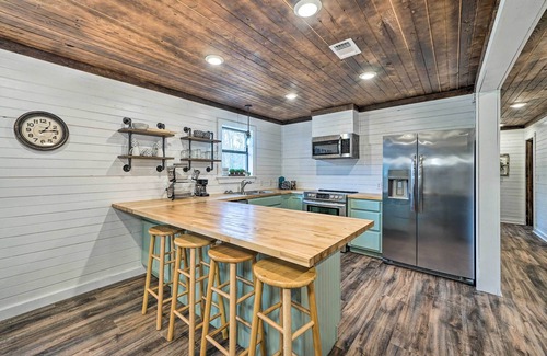 Bethel House | Updated Family Home, 20 Mi to Broken Bow Lake!