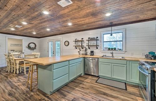 Bethel House | Updated Family Home, 20 Mi to Broken Bow Lake!