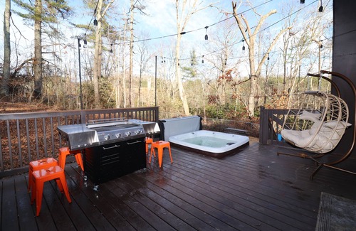 Newland Cabin | Updated for Comfort, Built for Bliss. Elk Cabin is the One You Dont Want to Miss