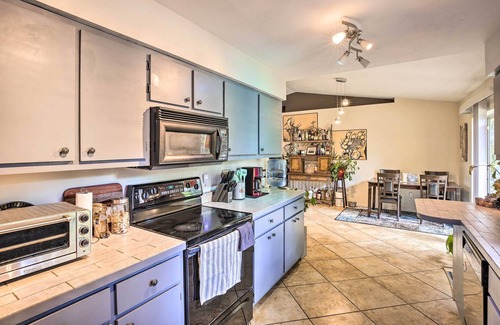 San Carlos Park House | Updated Fort Myers Escape w/Screened Lanai!