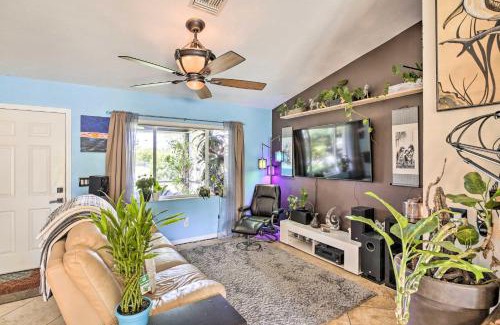 San Carlos Park House | Updated Fort Myers Escape with Screened Lanai!