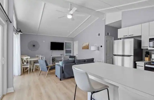 Atlantic Beach Cottage | Updated FULL Duplex - Perfect Large Fam Vacay Spot