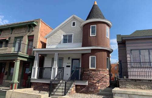Butte House | Updated, fully furnished home in the heart of uptown Butte.