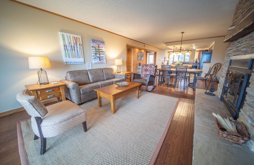 Keystone Condo | Updated, Gorgeous Mtn Views, Deck, Shuttle