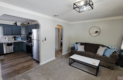 Higgins Lake Cottage | Updated Higgins Cottage w/AC - Walking Distance to Higgins & Boat Parking