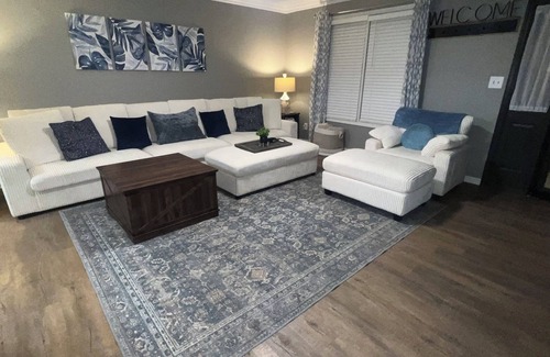 Benton House | Updated home, huge driveway. Clean, comfy & convenient! Minutes from KY Lake