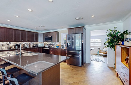 East Naples House | Updated home near beach/golf with private yard, firepit, & home office
