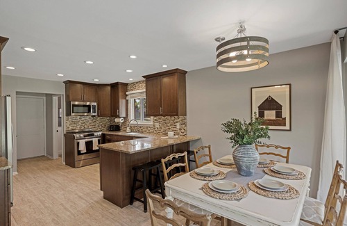 Rochester Hills House | Updated home with huge yard near multiple hospitals
