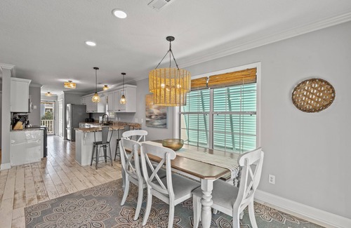 Surfside Beach House | UPDATED in 2024. 150 Yards from the beach, private pool & golf cart.