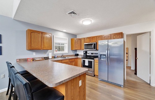Thornhurst House | Updated! Lake House W/Hot Tub, Game Room, & Firepit In Arrowhead Lake