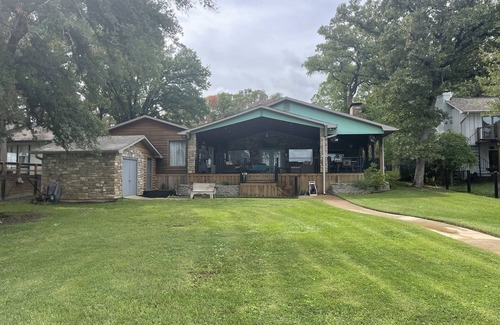 Cedar Creek Reservoir House | Updated Lakehouse on Cedar Creek Lake/Fenced in backyard/Great Neighborhood