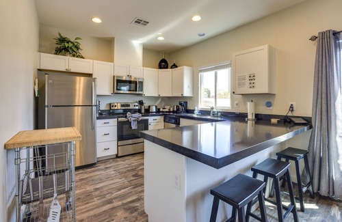 Las Vegas House | Updated Las Vegas House: Patio & Solar Heated Pool