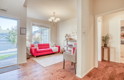 Westbrook Meadows House | Updated Luxury in this Gorgeous Home in Desirable Westside Bend with Hot Tub!