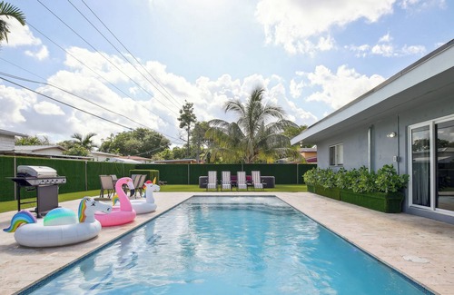 Ives Estates Villa | Updated Miami Villa w/ Private Pool: 6 Mi to Beach