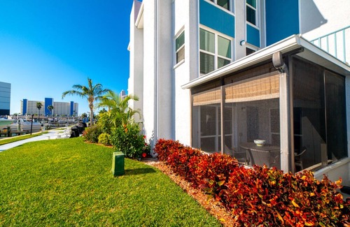 Madeira Beach Condo | UPDATED ONE BEDROOM, WATERFRONT CONDO IN THE FABULOUS MADEIRA BEACH YACHT CLUB