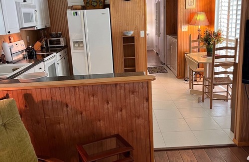Crystal River House | Updated peaceful mobile home In Adult Mobile Home Park great location
