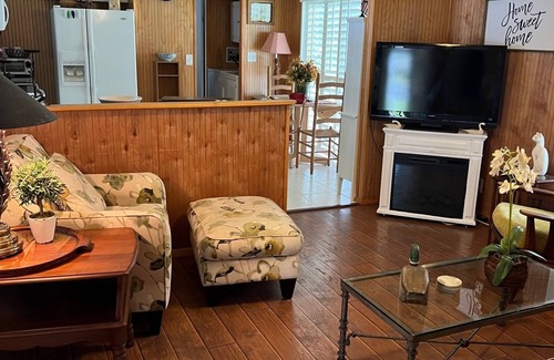 Crystal River House | Updated peaceful mobile home In Adult Mobile Home Park great location