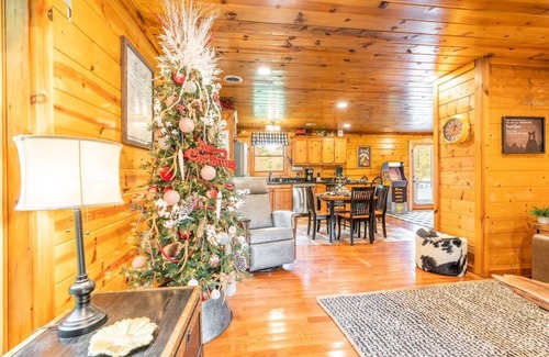 Gatlinburg - Pigeon Forge Cabin | ⭐️⛰Updated Premium Cabin w/View ~Wears Valley(Close to Pigeon Forge/Gatlinburg)