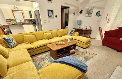 Colington House | Updated & roomy 4BR coastal home. Sleeps 10. 6 beds. Great area. 3 nite minimum!