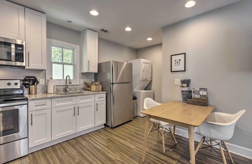 Metropolitan Apartment | Updated Savannah Apartment - Walk to Forsyth Park!