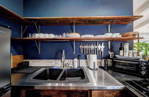 Redding House | Updated Studio near Central Redding w/Hot Tub