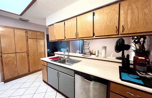 Kingsland House | Updated to 6 beds.Near I-95,scenic train station.Cumberland.nkingbay.GA. Beaches