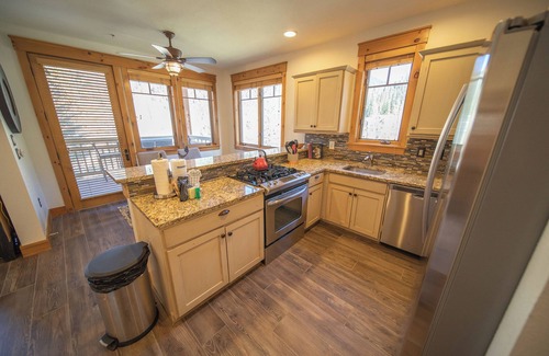 Keystone House | Updated Townhouse, Outdoor Pool & Hot Tubs Onsite