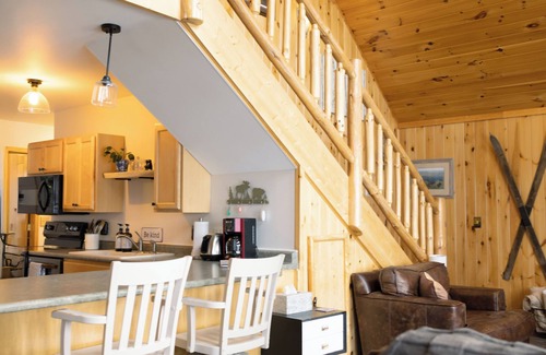 Hayward Cabin | Updated, Tranquil Retreat on Round Lake - 3 Bed, 3 Bath with Sleeping Loft
