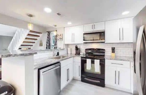 Aurora Hills House | Updated Two + loft Bed with Three King Beds, Loft & Two Baths, Corporate Housing