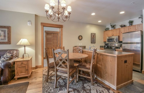 River Run Condo | Updated Unit Near Ski Lifts, Dining & Shops!