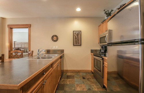 River Run Condo | Updated Unit Near Ski Lifts, Dining & Shops!