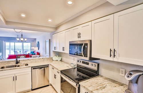 Vanderbilt Beach Condo | Updated Vanderbilt Beach Condo with Great Views.