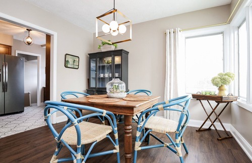 Sioux Falls House | Updated vintage style cottage near McKennan Park & next to Avera