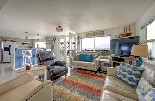 South Bend House | Updated Waterfront Cottage w/Bay Views