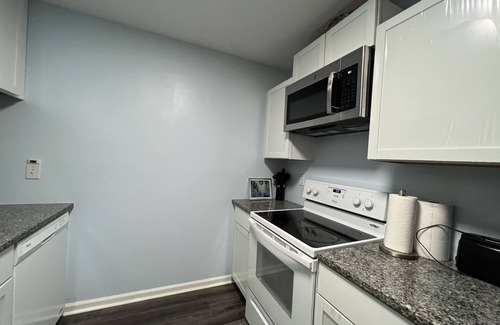 Tallahassee House | Upgraded 1/1 Townhouse Near FAMU FSU w/Backyard