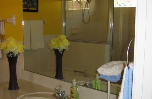 West Melbourne House | Upgraded!, Affordable, Quiet, Relaxing, Close to the beach in Sunshine State