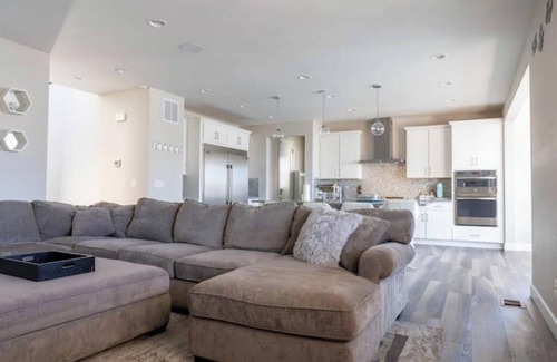 Castle Rock House | Upgraded Cozy, Spacious Family Friendly Home