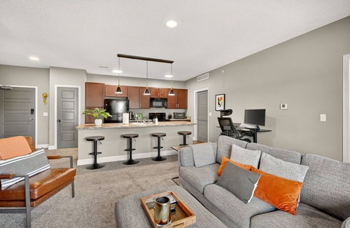 West Des Moines Apartment | Upgraded | Garage | Balcony | Resort Amenities