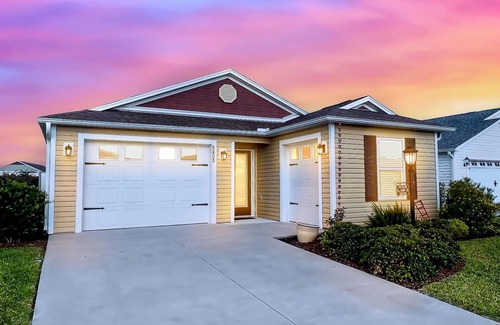 Wildwood House | Upgraded Home in The Villages! Golf Cart Included, Community Pools and Much More