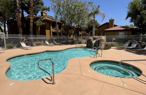 Deer Valley Condo | Upgraded King bed and walk-in shower lovely 2 Br, 2 Bath, Resort style condo