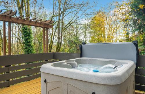 Kenmore House | Uplake Forest Retreat