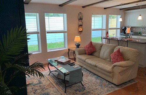 West Palm Beach Cottage | Upland Zen Retreat Cottage near Downtown West Palm Beach Pet Friendly